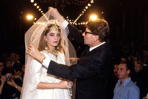 vestiti da sposa tubino yves saint laurent|Gli abiti da sposa più belli firmati Yves Saint Laurent.